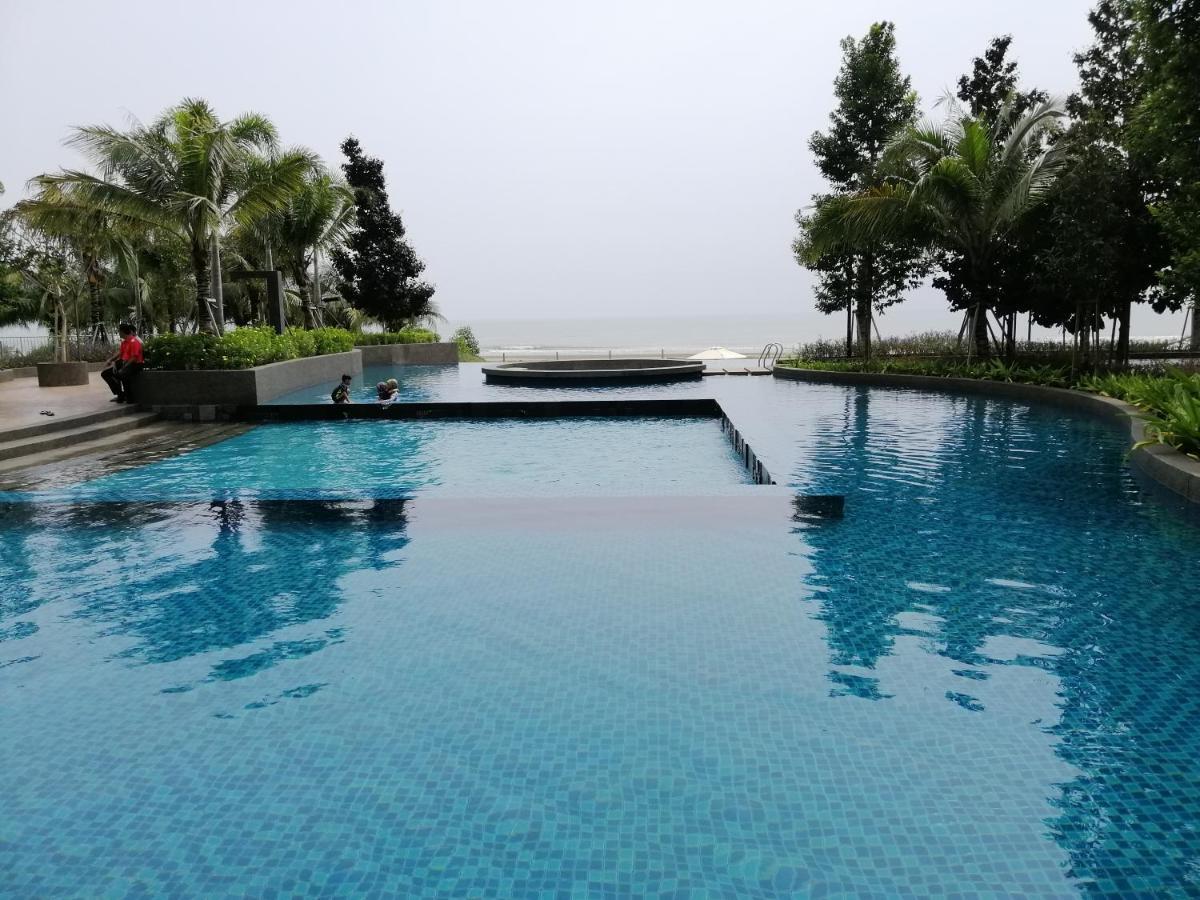 Timurbay Seafront Residence By Hardinahomes クアンタン エクステリア 写真